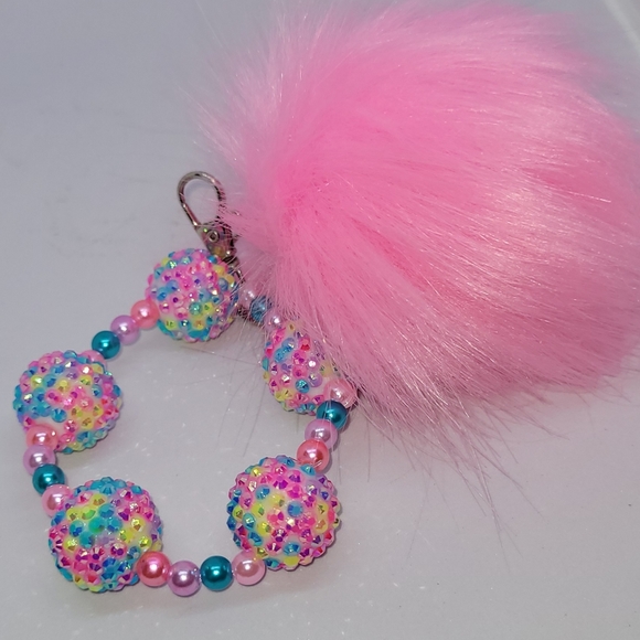 RAINBOW RHINESTONE WRISTLET KEYCHAIN 🌈 - Picture 2 of 7